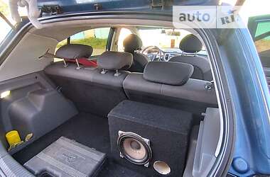 Хэтчбек Kia Rio 2006 в 