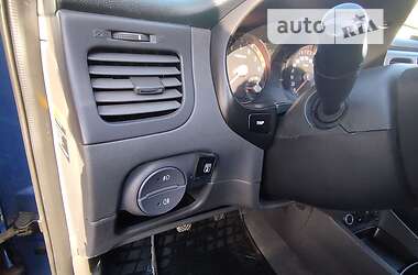 Хэтчбек Kia Rio 2006 в 