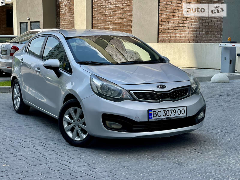 Седан Kia Rio 2012 в 