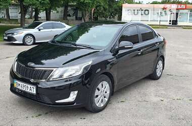 Седан Kia Rio 2012 в Ромнах