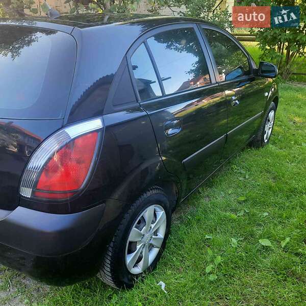 Хэтчбек Kia Rio 2008 в Ивано-Франковске