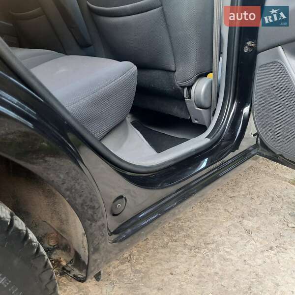 Хэтчбек Kia Rio 2008 в Ивано-Франковске