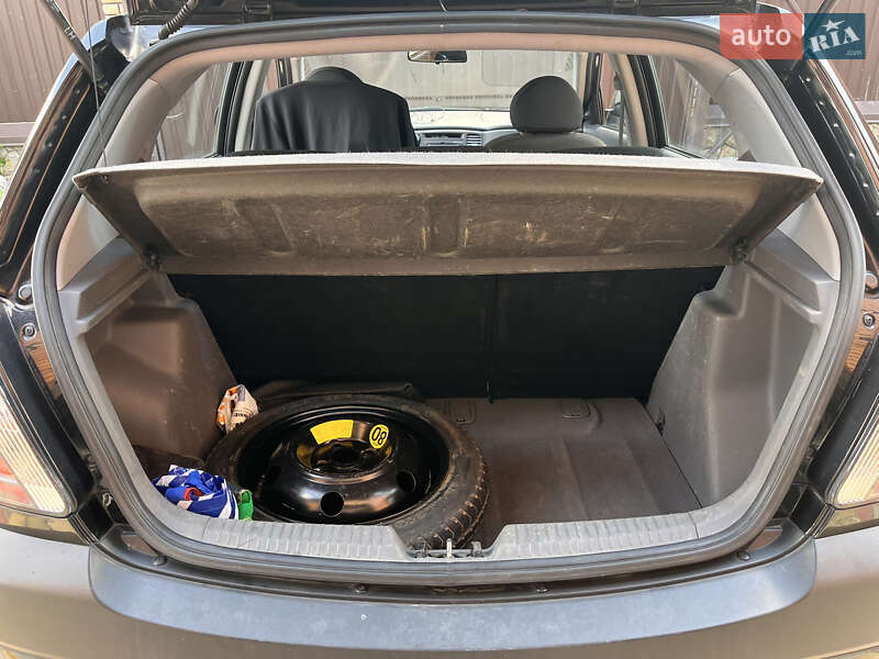 Хэтчбек Kia Rio 2009 в Виннице