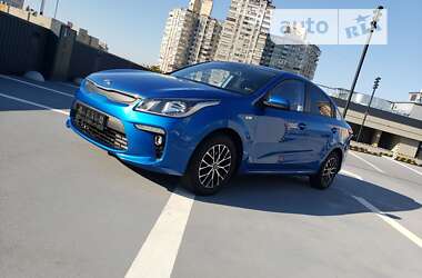 Седан Kia Rio 2018 в Киеве