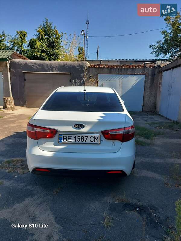 Седан Kia Rio 2012 в Вознесенске