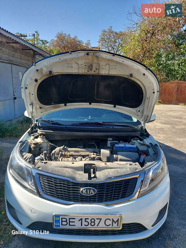 Седан Kia Rio 2012 в Вознесенске