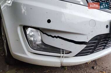 Седан Kia Rio 2013 в Украинке