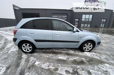 Хэтчбек Kia Rio 2008 в Полтаве