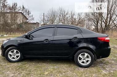 Седан Kia Rio 2013 в Вараші