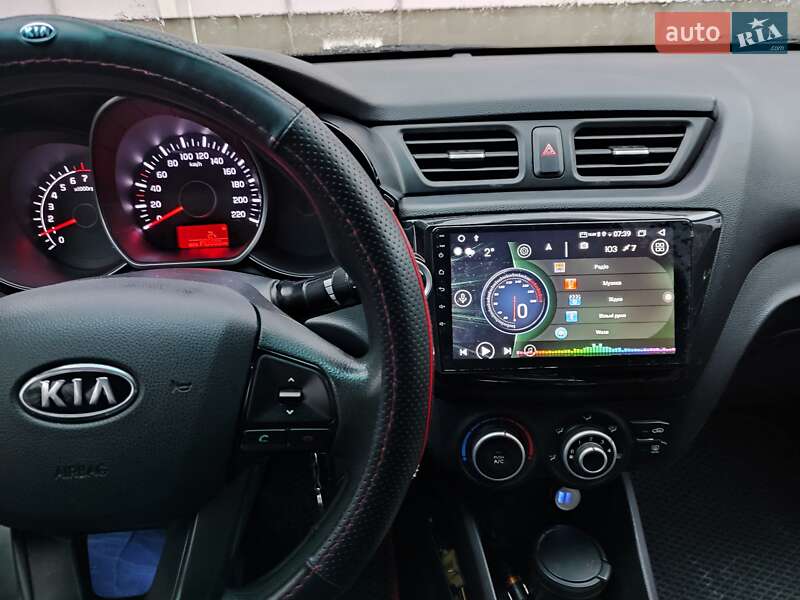 Седан Kia Rio 2012 в Вышгороде
