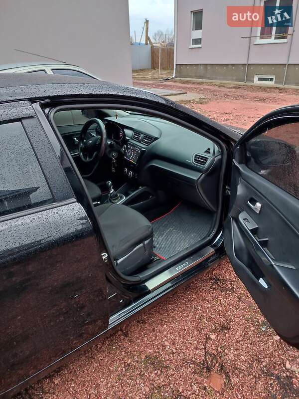Седан Kia Rio 2012 в Вышгороде