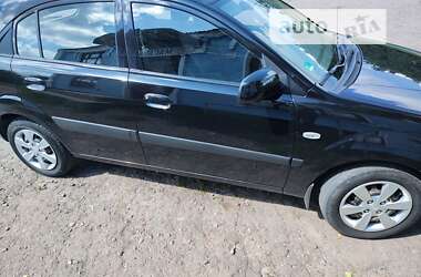 Хэтчбек Kia Rio 2009 в Гадяче