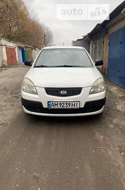 Хетчбек Kia Rio 2007 в Житомирі