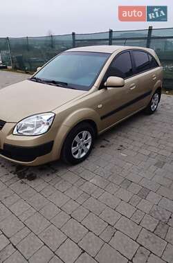 Хэтчбек Kia Rio 2008 в Львове