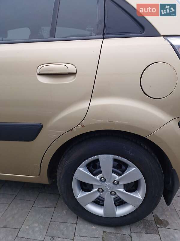 Хетчбек Kia Rio 2008 в Львові