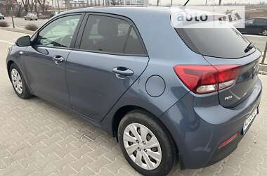 Хэтчбек Kia Rio 2017 в Киеве