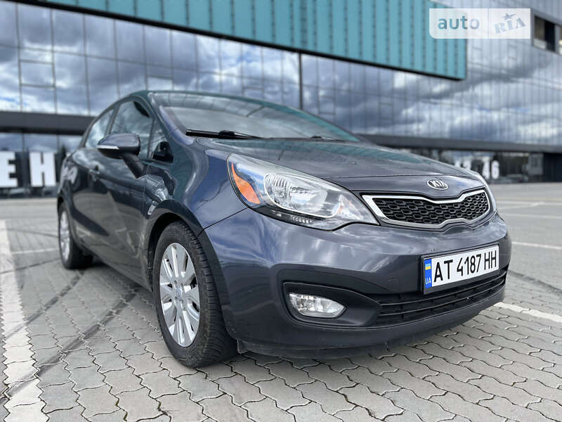 Седан Kia Rio 2015 в Львове