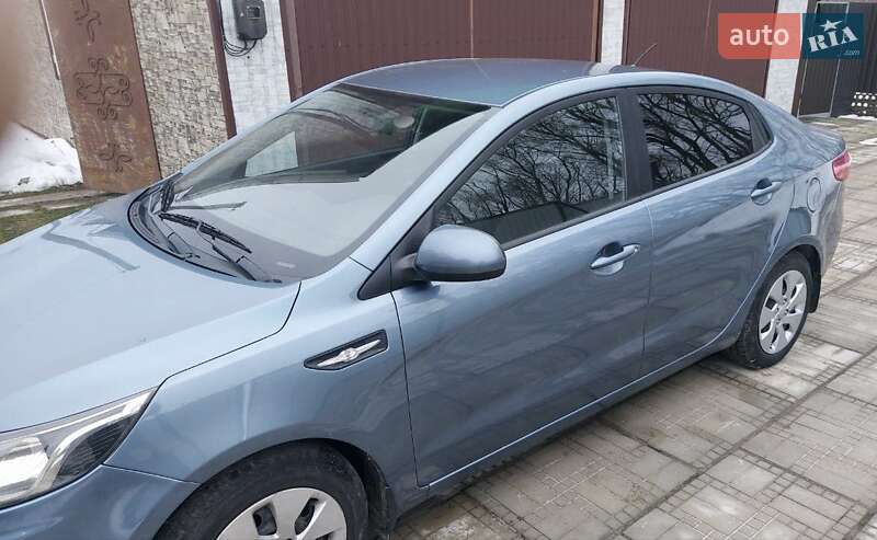 Седан Kia Rio 2013 в Чернігові