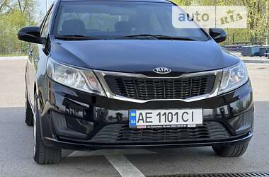 Седан Kia Rio 2013 в Дніпрі