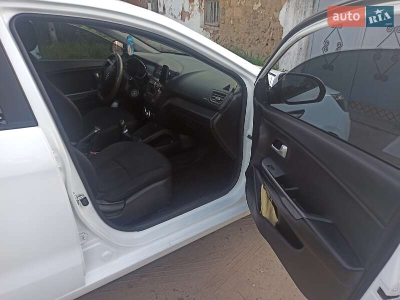 Седан Kia Rio 2013 в Вознесенську