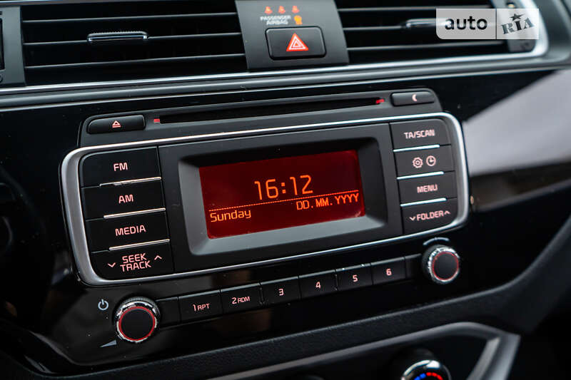 Седан Kia Rio 2016 в Киеве фото 10 Седан Kia Rio 2016 в Киеве