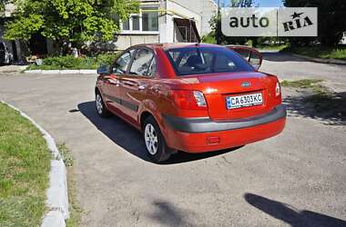 Седан Kia Rio 2008 в Смеле