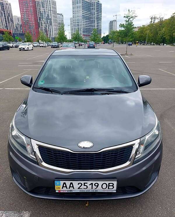 Седан Kia Rio 2013 в Киеве