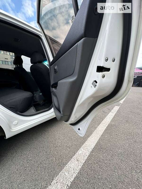 Седан Kia Rio 2010 в Києві