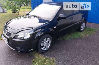 Седан Kia Rio 2010 в Черкассах