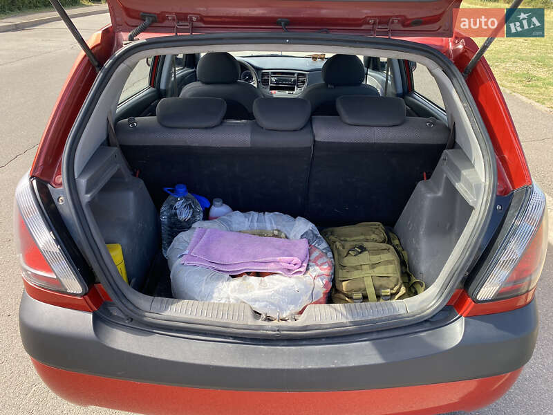 Хетчбек Kia Rio 2006 в Кривому Розі
