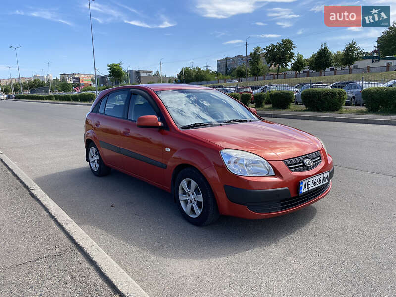 Хетчбек Kia Rio 2006 в Кривому Розі