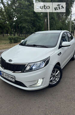 Седан Kia Rio 2012 в Кривому Розі