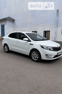 Седан Kia Rio 2012 в Кривому Розі