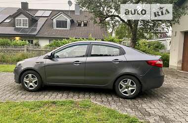 Седан Kia Rio 2011 в Дніпрі