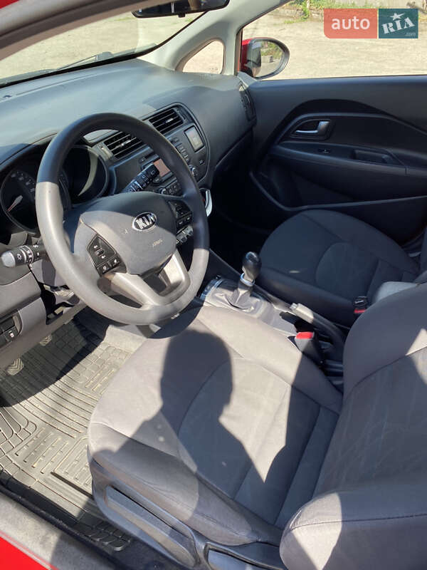 Хэтчбек Kia Rio 2013 в Запорожье