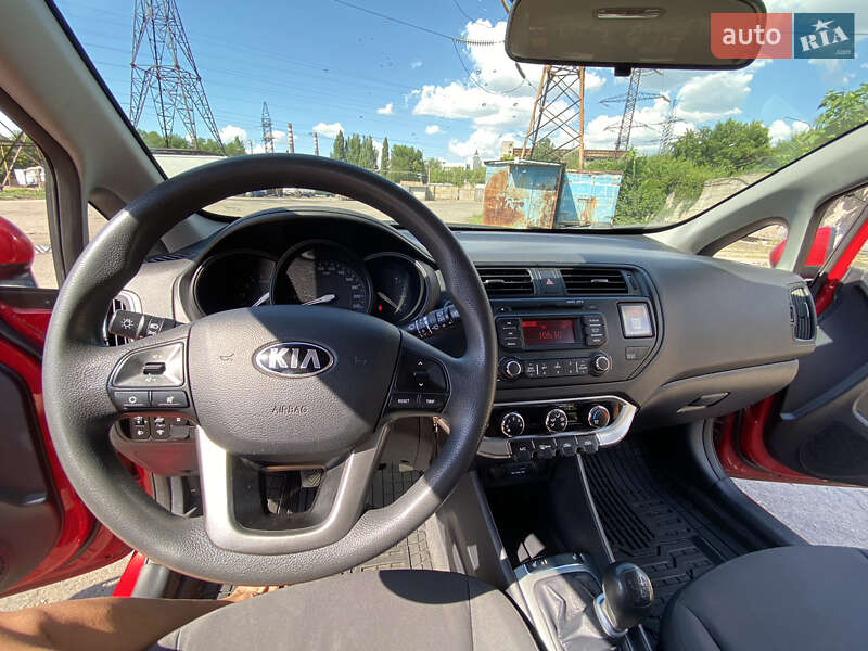 Хэтчбек Kia Rio 2013 в Запорожье