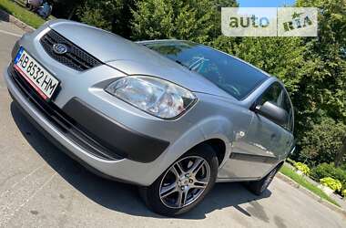 Хэтчбек Kia Rio 2009 в Виннице