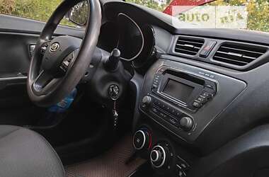 Седан Kia Rio 2012 в Чернігові