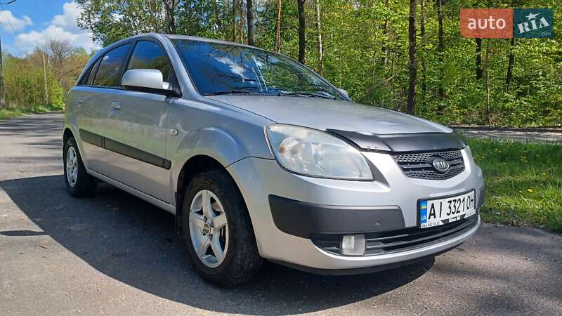 Хэтчбек Kia Rio 2006 в Буче