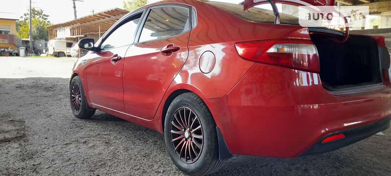 Седан Kia Rio 2011 в Львове