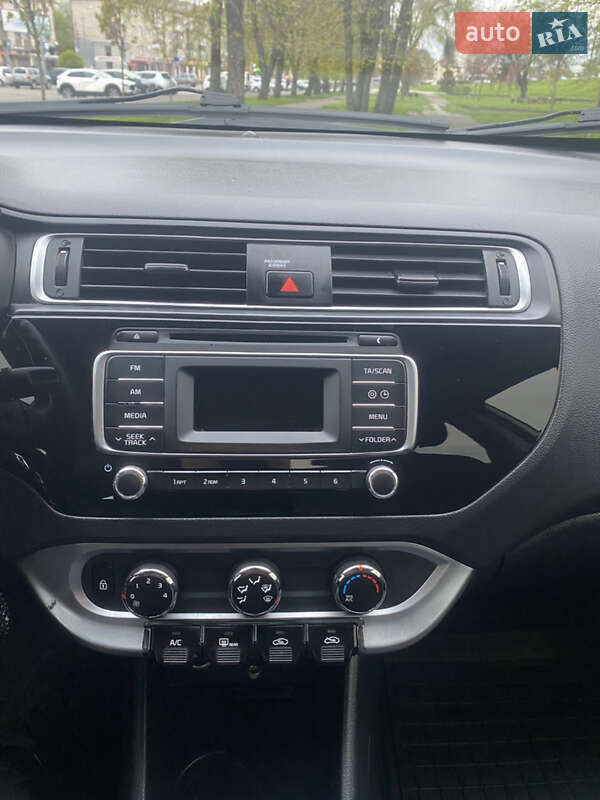 Седан Kia Rio 2017 в Вінниці