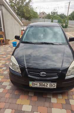 Хэтчбек Kia Rio 2008 в Березнеговатом