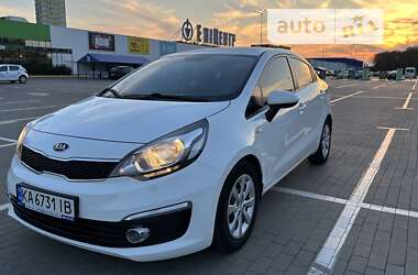 Седан Kia Rio 2015 в Киеве