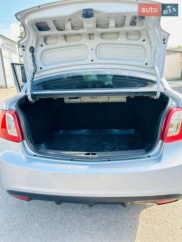 Седан Kia Rio 2010 в Днепре