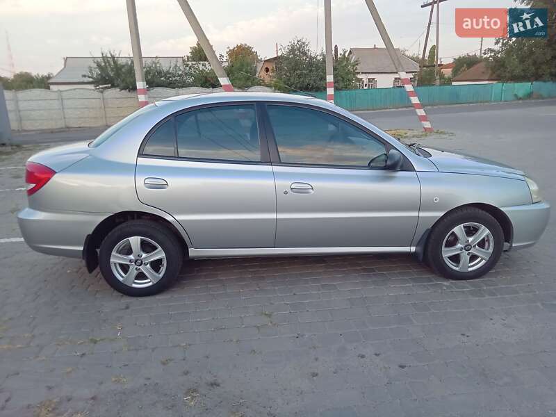 Седан Kia Rio 2005 в Козельщине