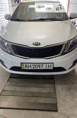 Седан Kia Rio 2013 в Дніпрі