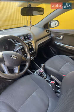 Седан Kia Rio 2012 в Новояворовске