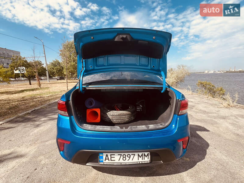 Седан Kia Rio 2018 в Днепре
