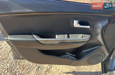 Хэтчбек Kia Rio 2012 в 