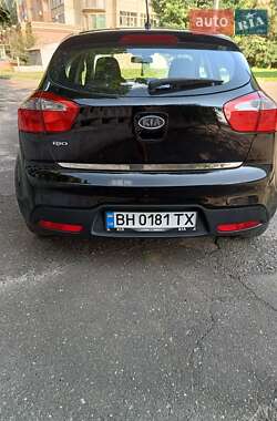 Хэтчбек Kia Rio 2011 в 